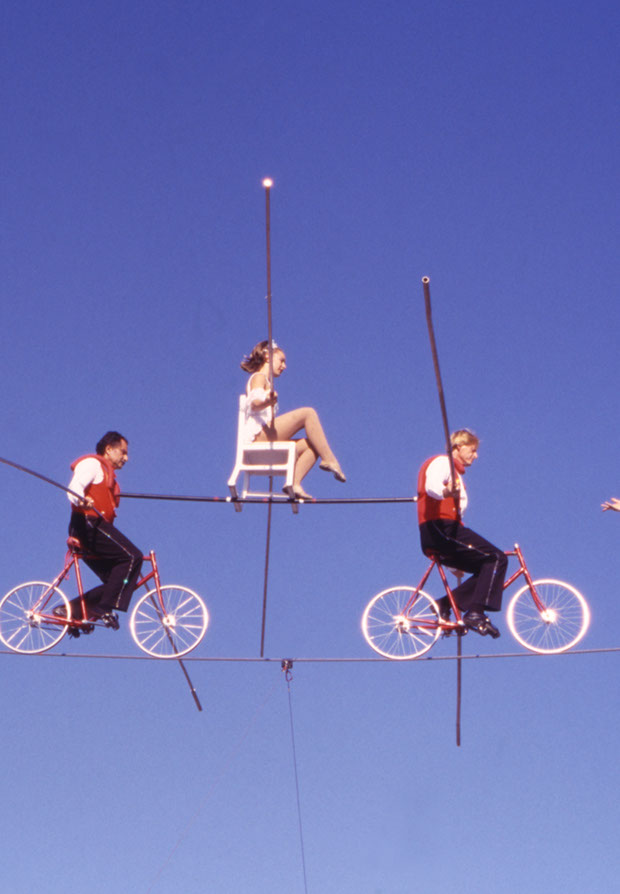 Caterina Verde - The Flying Wallendas as replicators of human behavior